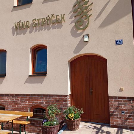 Velké Bílovice Sklep Vino Strycek旅馆 外观 照片